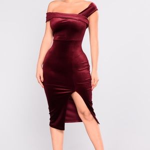 Fashion nova Joelle velvet midi dress